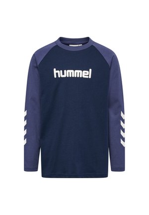 Langærmet marineblå og mørkeblå skjorte med "hummel" logo på brystet og hvide chevron-striber på ærmerne.