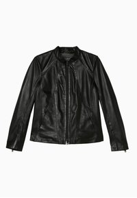 Veste en cuir noir au design ajusté, avec une fermeture éclair et un col arrondi. Texture lisse avec des détails de coutures courbes.