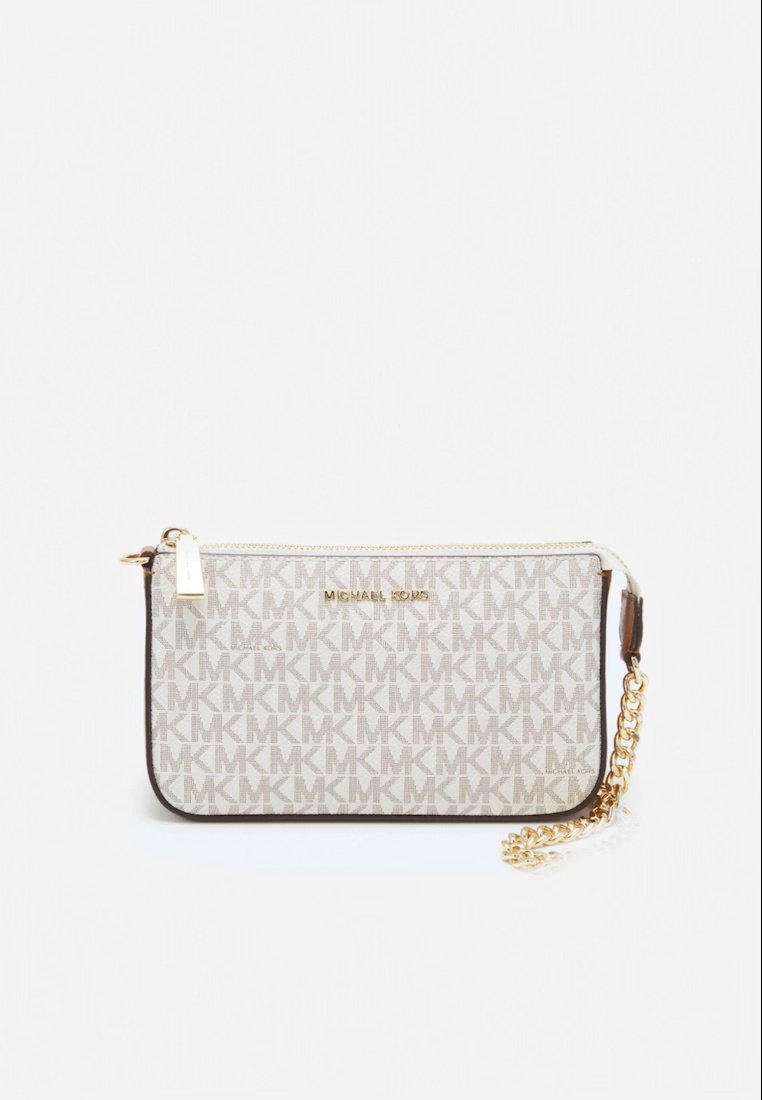 Pochette à motif marron clair avec bandoulière chaîne dorée. Présente un logo MK en marron clair sur le devant, une fermeture éclair et des finitions en cuir.