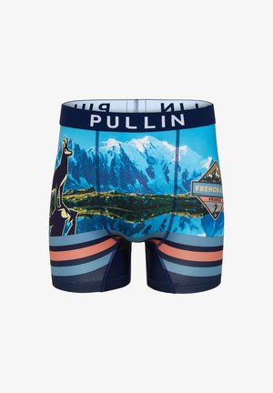 Boxers pour hommes avec un imprimé de paysage montagneux en bleu, une ceinture foncée portant l'inscription "PULLIN", et des motifs rayés superposés dans des nuances de bleu et de pêche.
