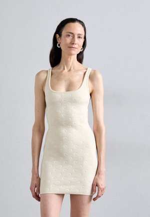 MOON FITTED DRESS - Strickkleid - off white
