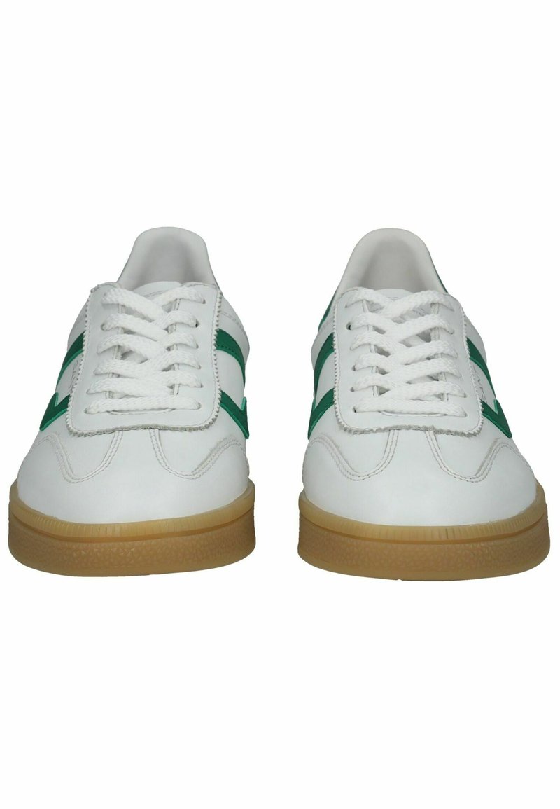 Białe sneakersy z zielonymi akcentami i sznurowadłami, z gładką skórzaną cholewką i gumową podeszwą. Okrągły czubek i płaskie sznurowadła.