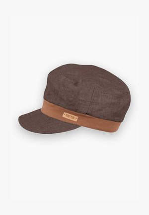 Brun stofflue med flat topp, bred brem og taupe band. Har en liten logo-patch på siden for merkevarebygging.