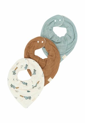 Trois bavoirs bandana en coton doux pour bébé, unis en bleu clair, marron uni, et blanc avec des imprimés d’avions bleus et de planeurs en papier, chacun doté de fermetures à pression.