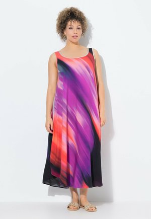 Maxi-Kleid in lebendigem lila, rosa und orange Farbverlauf; glattes Material; ärmelloses Design; runder Ausschnitt; bodenlanger Saum.
