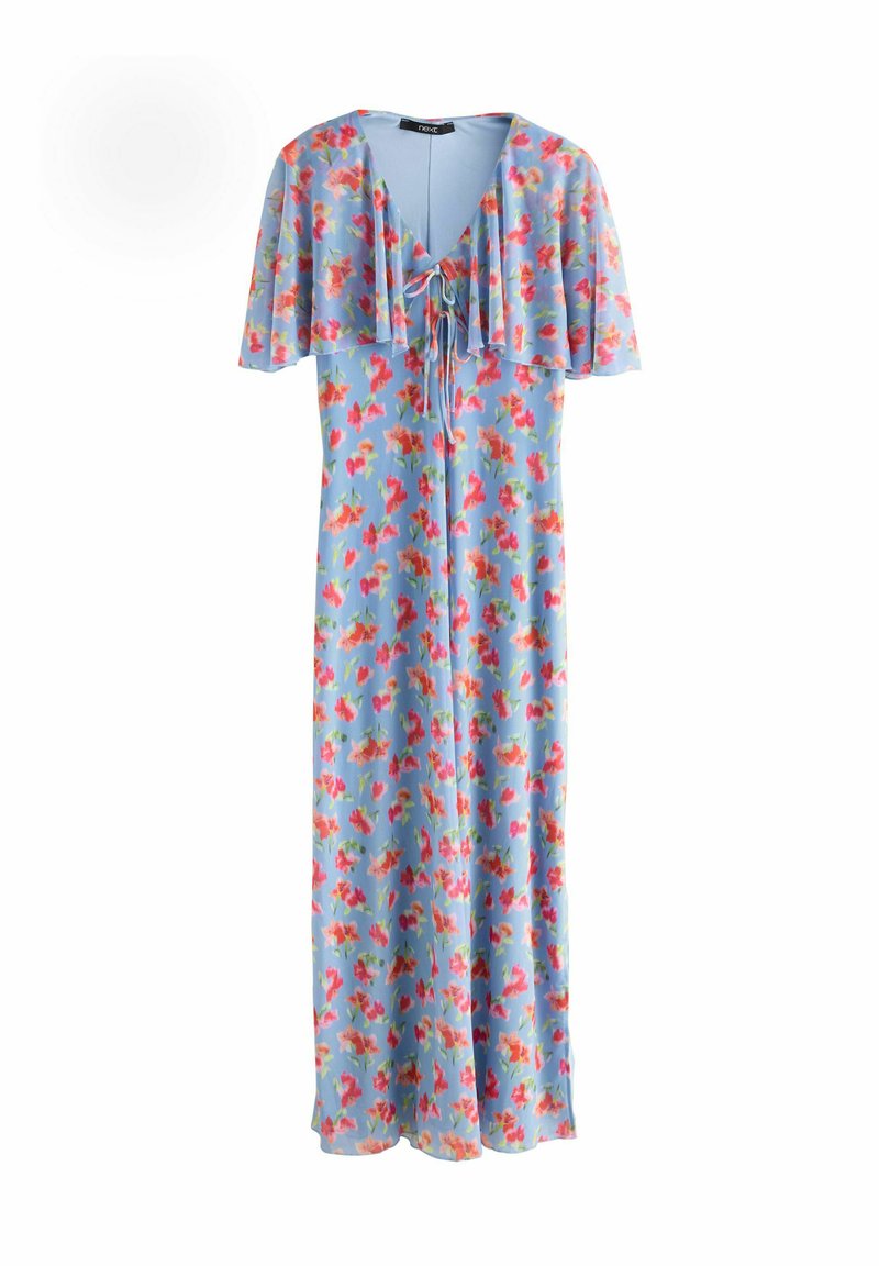 Světle modré šaty s volánovými rukávy, zdobené živými červenými a růžovými květinovými vzory. Stahování na krku dodává eleganci.