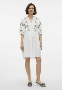 Vero Moda Srajčna obleka - bright white
