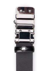 Czarny skórzany pasek z metalową, błyszczącą klamrą. Klamra ma gładką powierzchnię, zawiasy oraz dwa śruby. W zestawie regulowany klips.