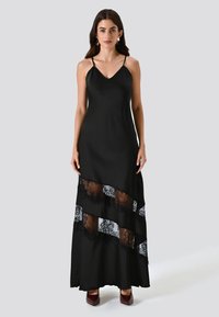 Unausgewählt, black