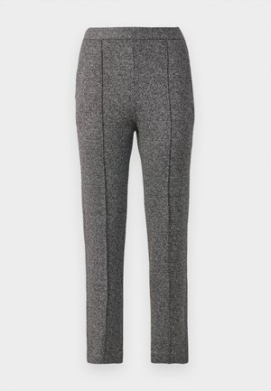 Pantalones de espiguilla grises con un acabado texturizado, que presentan un corte recto, bolsillos laterales y detalles cosidos a lo largo de las costuras frontales.