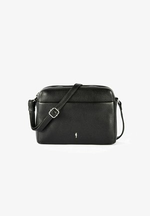 Czarna skórzana torba na ramię z fakturowaną powierzchnią, zamek błyskawiczny, regulowany pasek oraz małe srebrne logo z przodu.