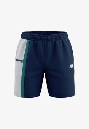 Námornícky modré športové šortky s elastickým pásom, sivým bočným panelom, zeleným vertikálnym pruhom, vreckom na zips a bielym logom New Balance na pravej nohe.
