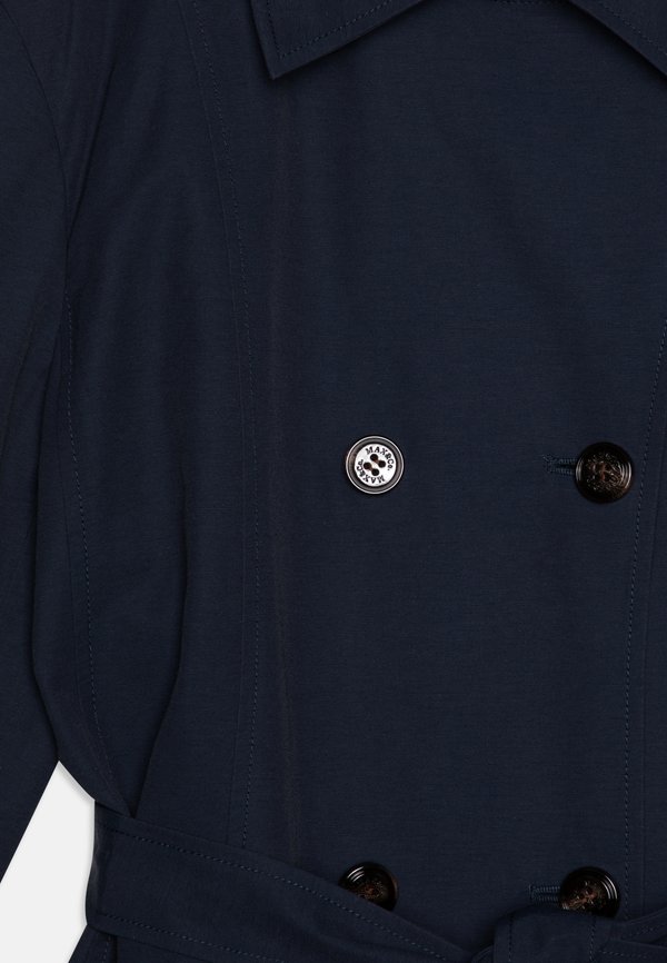 Trenchcoat - total eclipse3