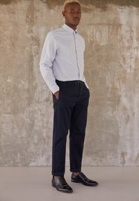 Zign Sapatos de atacadores - black
