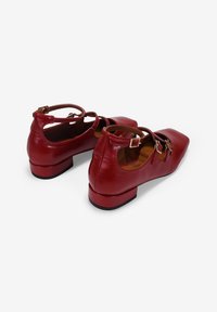 Bosanova Bailarinas con hebilla - rojo