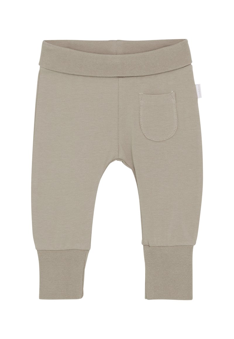 Lichtbeige babybroek met een geribbelde tailleband, een klein zakje aan de voorkant rechts en geribbelde boorden bij de enkels.