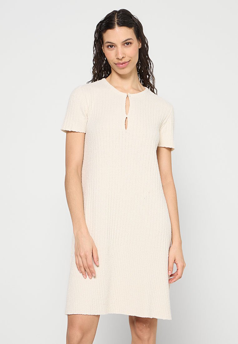 RIANI Gebreide jurk beige RIANI Gebreide jurk beige