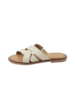 Sandaletto piatto color cuoio con tre larghe fasce intrecciate color crema che si incrociano sul piede e un design slip-on con punta aperta.