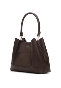 Bolso de cuero marrón con un diseño estructurado, que cuenta con un asa única y un bolsillo lateral. Herrajes dorados realzan el aspecto general.