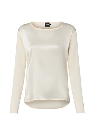 Cremfarbene Bluse für Damen mit langen Ärmeln und Rundhalsausschnitt, leicht schimmerndem Vorderteil und geschwungenem Saum, innen am Kragen mit schwarzem "BOSS"-Etikett versehen.