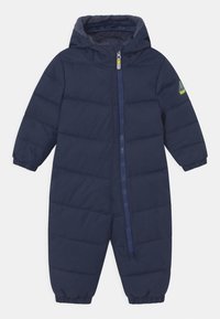Granatowy, puchowy kombinezon z zamkiem z przodu, elastycznymi mankietami i podszewką w kapturze. Wykonany z teksturowanego materiału z poziomym wzorem pikowania.
