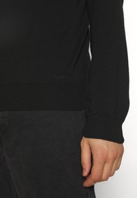 HUGO SAN QUIRIN - Strickpullover - black