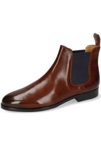 Botín Chelsea de cuero marrón con paneles laterales elásticos, punta redondeada y tacón bajo. Textura suave con costuras mínimas y un branding sutil.