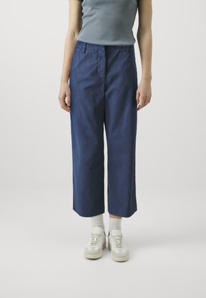 Tommy Hilfiger RELAXED STRAIGHT CROP - Pantaloni chino - fossil blue