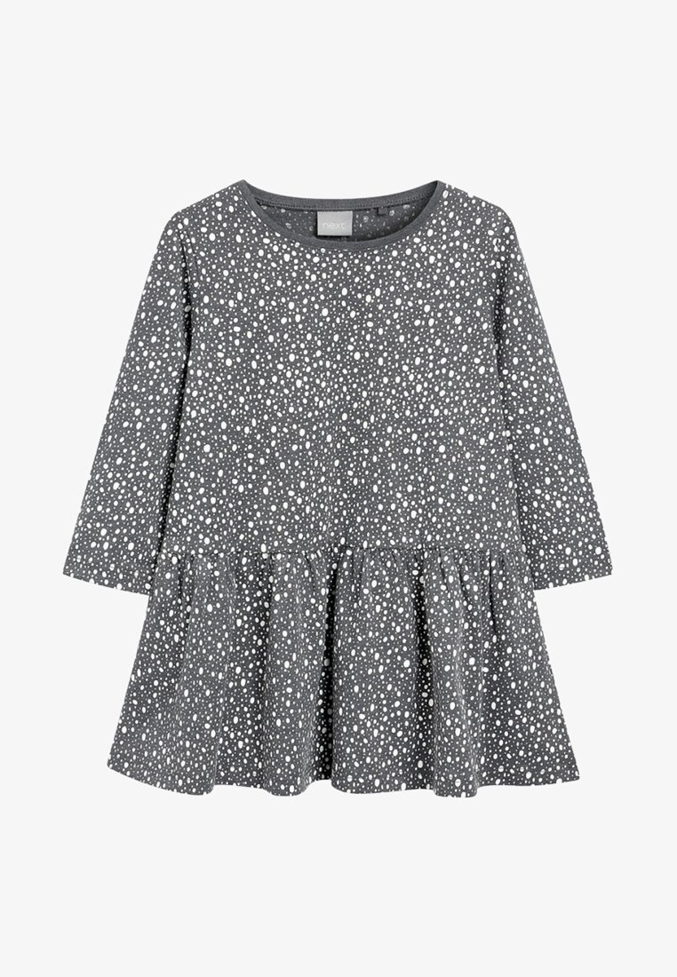 Šedé dlouhé šaty s dlouhým rukávem, bílým puntíkovým vzorem, s nařaseným pasem a rozšířeným lemem. Měkká tkanina s kulatým výstřihem a rovnými rukávy.