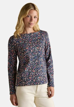 Bluse mit langen Ärmeln im floralen Design, charakterisiert durch einen navyblauen Hintergrund mit rosa und blauen Blumen, enganliegendem Schnitt, rundem Ausschnitt und weichem, strukturiertem Stoff.