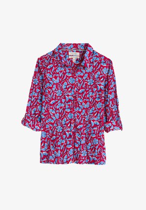 Punase lillemustriga särk siniste ja valgete lehtede ning lilledega, varustatud krae ja üleskeeratud kolmeveerandvarrukatega.