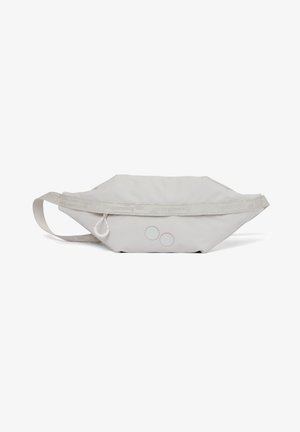 Hellgraue Bauchtasche mit einem Reißverschluss vorne, verstellbarem Riemen und zwei kleinen runden Knöpfen nahe der unteren Mitte.