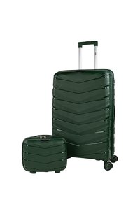 Juego de equipaje rígido verde con patrones en forma de chevron, que incluye una maleta grande y una más pequeña de mano, ambas equipadas con ruedas y asa retráctil.