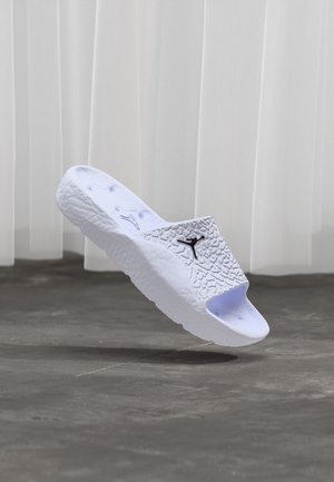 JORDAN FRANCHISE SLIDE - Strandpapucsok és -szandálok - white/black