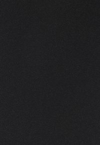Tessuto nero con texture e un leggero luccichio. Motivo superficiale uniforme, design minimalista, adatto a varie applicazioni tessili.