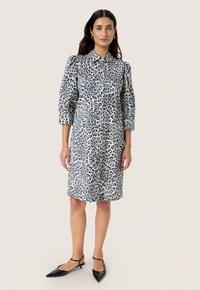 Soaked in Luxury Rochie tip cămașă - grey leopard patteren