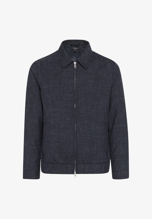 Temno modra jakna z zadrgo in ovratnikom, izdelana iz teksturiranega blaga. Ima ravno krojenje in elastičen rob za prilegajoč videz.