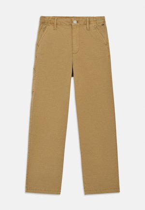 Tansoonid sirge lõikega püksid esitaskute, vööaasade ja nupuga sulgemisega, esitatud laotatult heledal taustal.