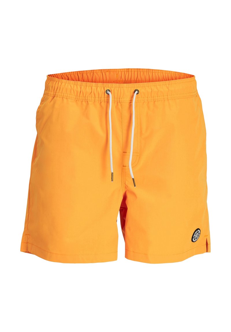 Shorts de bain orange en tissu léger, dotés d'une taille élastique avec cordon de serrage blanc et d'accents fendus sur les côtés.