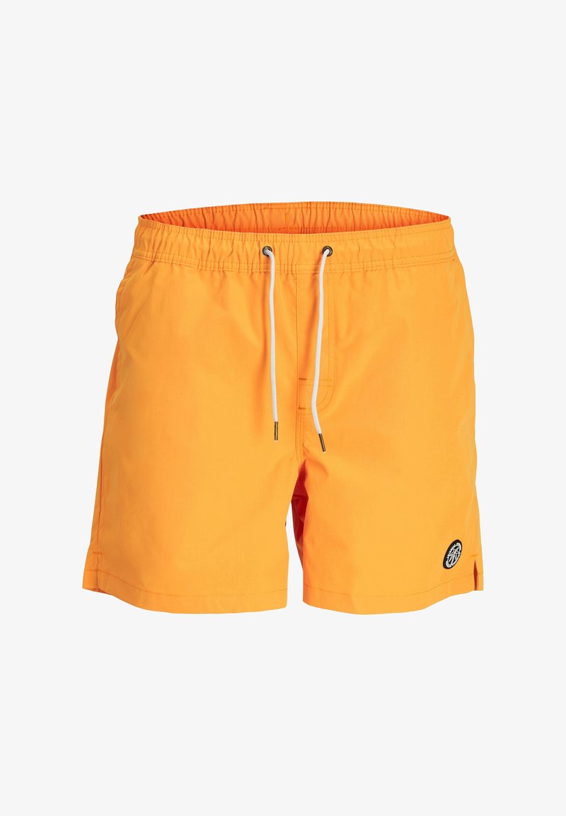 Shorts de bain orange en tissu léger, dotés d'une taille élastique avec cordon de serrage blanc et d'accents fendus sur les côtés.