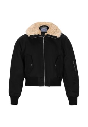 Veste bomber noire avec un col en fausse fourrure beige, fermeture éclair sur le devant, deux poches latérales et poignets côtelés. Tissu texturé et design court.