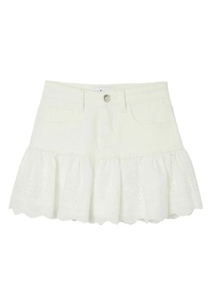 Hvid mininederdel med denim øverst, knaplukning og flæset øjletsblondekant med blomstermønstrede udskæringer.