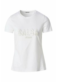 Camiseta blanca de algodón con letras de "SALSA JEANS" texturizadas en lentejuelas plateadas. Mangas cortas y un diseño clásico de cuello redondo.