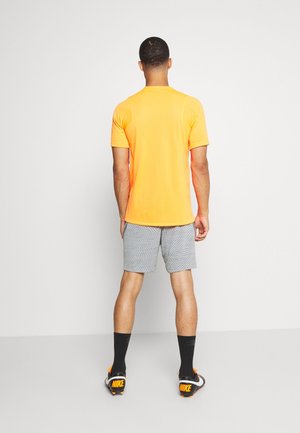 Krótkie spodenki sportowe