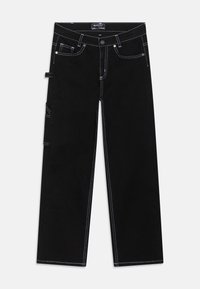 Czarne dżinsy z białym przeszyciem, kieszenią na klapę z boku oraz prostymi nogawkami. Zapięcie na guziki i klasyczny fason z pięcioma kieszeniami.
