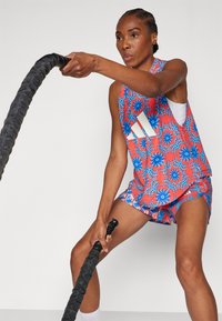 adidas Performance FARM TANK - Viršus - bright red/signal cyan
