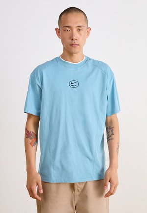 Nike Sportswear, AIR - Trükipildiga T-särk - denim turq/black