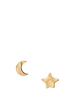 Ohrringe aus Gold mit einem Design von Halbmond und Stern. Glatte Textur mit polierter Oberfläche; jedes Stück hat eine eigenständige Form und ist symmetrisch.