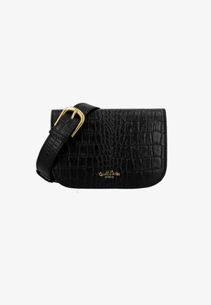 Juodas dirbtinis krokodilo odos rankinukas su kreiviu siluetu, auksinėmis detalėmis ir reguliuojama rankena. Yra iškilmingas logotipo dizainas.