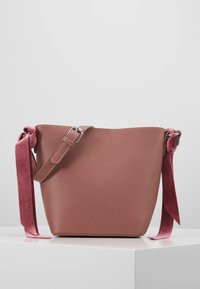 Pieces Handväska - mottled pink